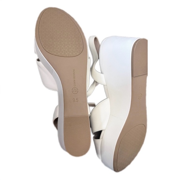 Giani Bernini White Platform Wedges - Picture 4 of 6